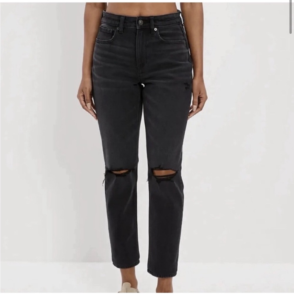American Eagle Women’s Faded Black Distressed‎ Mom Straight Jeans Size 14 SHORT